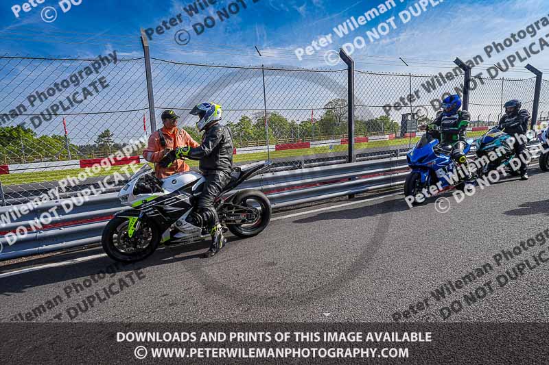 donington no limits trackday;donington park photographs;donington trackday photographs;no limits trackdays;peter wileman photography;trackday digital images;trackday photos